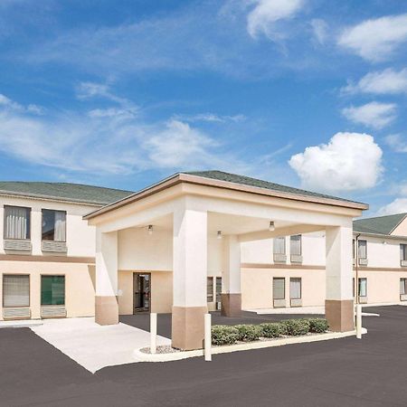 Super 8 By Wyndham Galesburg Hotel Bagian luar foto