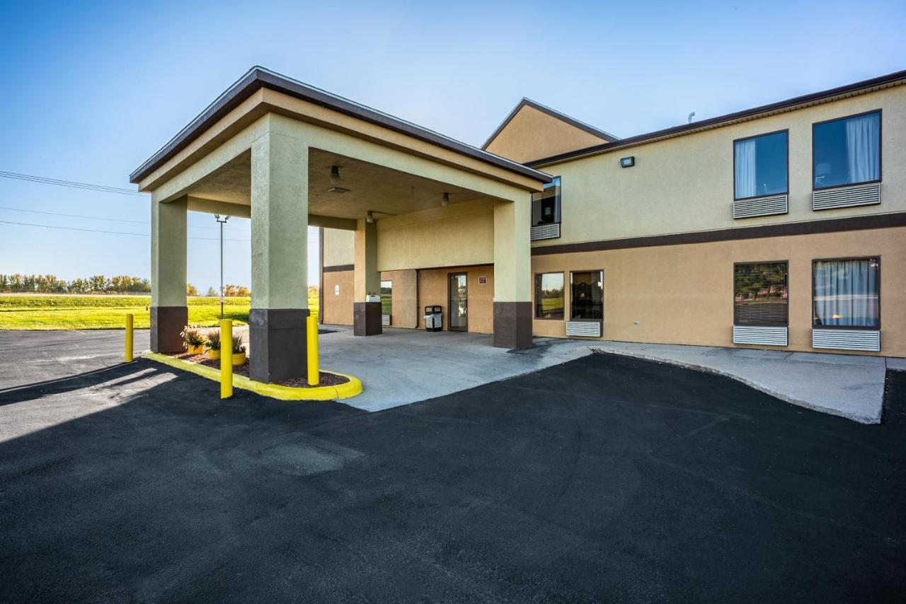 Super 8 By Wyndham Galesburg Hotel Bagian luar foto